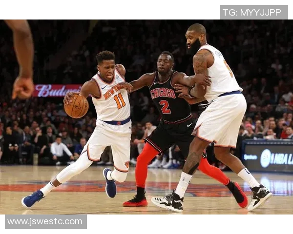 詹姆斯对阵尼克斯精彩比赛录像回顾与分析,重温经典瞬间与战术对决 詹姆斯对阵尼克斯精彩比赛录像回顾与分析,重温经典瞬间与战术对决