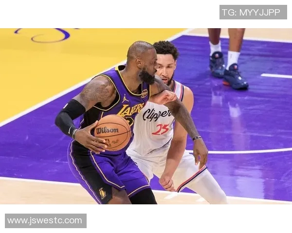 黑白直播热火与湖人巅峰对决精彩瞬间回顾与分析 黑白直播热火与湖人巅峰对决精彩瞬间回顾与分析