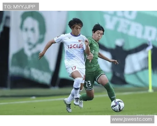 长崎航与甲府风的激烈对决展现足球魅力与团队精神的完美结合 长崎航与甲府风的激烈对决展现足球魅力与团队精神的完美结合