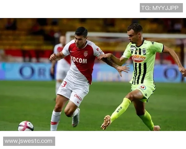 昂热与甘冈的对决分析及赛季表现对比探讨 昂热与甘冈的对决分析及赛季表现对比探讨